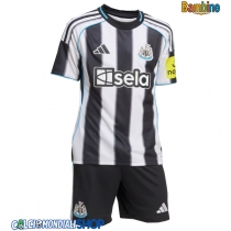 Maglie da calcio Newcastle United Prima Maglia Bambino 2025-26 Manica Corta + Pantaloni corti)